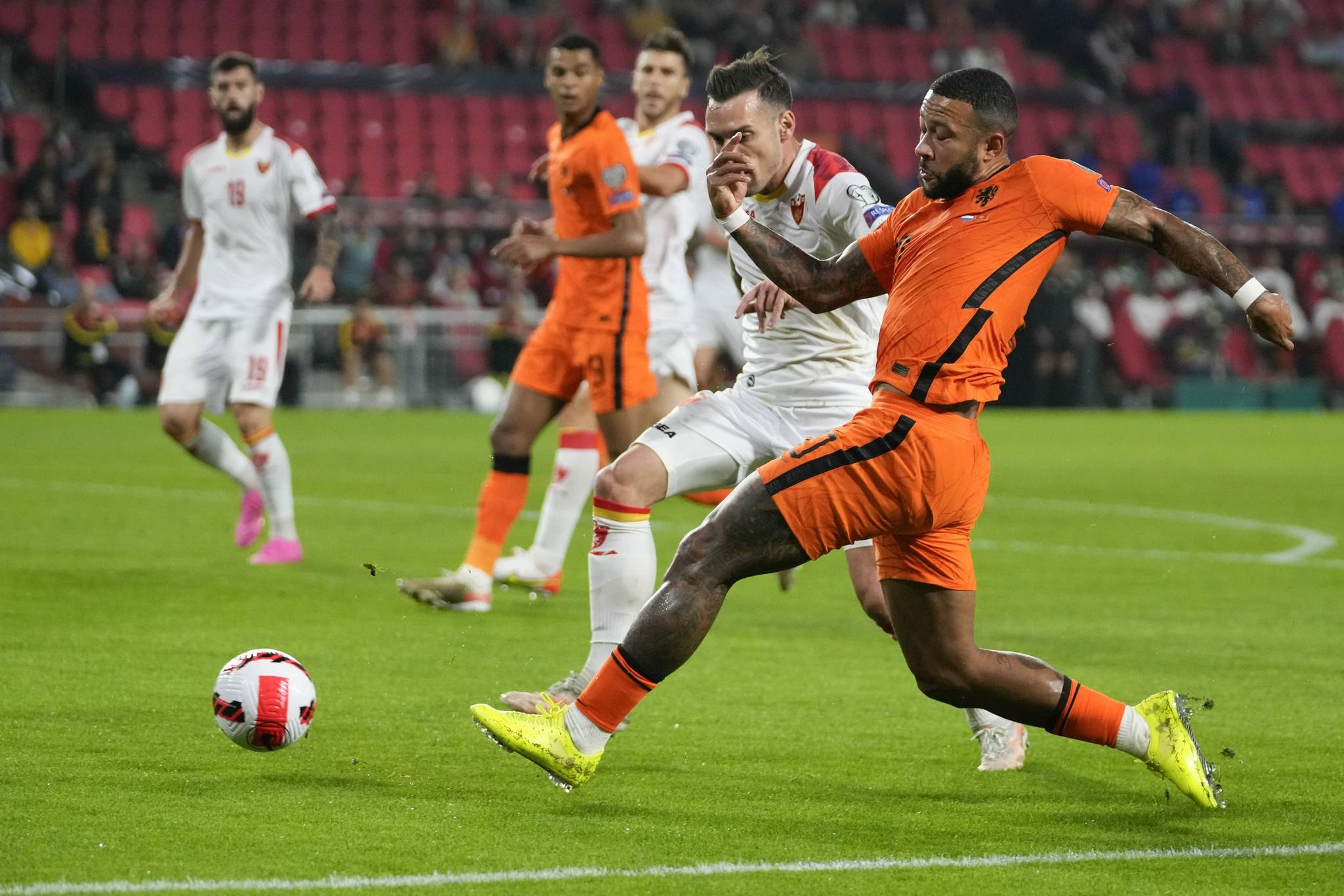 华体会hth-荷兰队在激战中取得胜利,晋级欧锦赛 第2张 华体会hth-荷兰队在激战中取得胜利,晋级欧锦赛 第2张