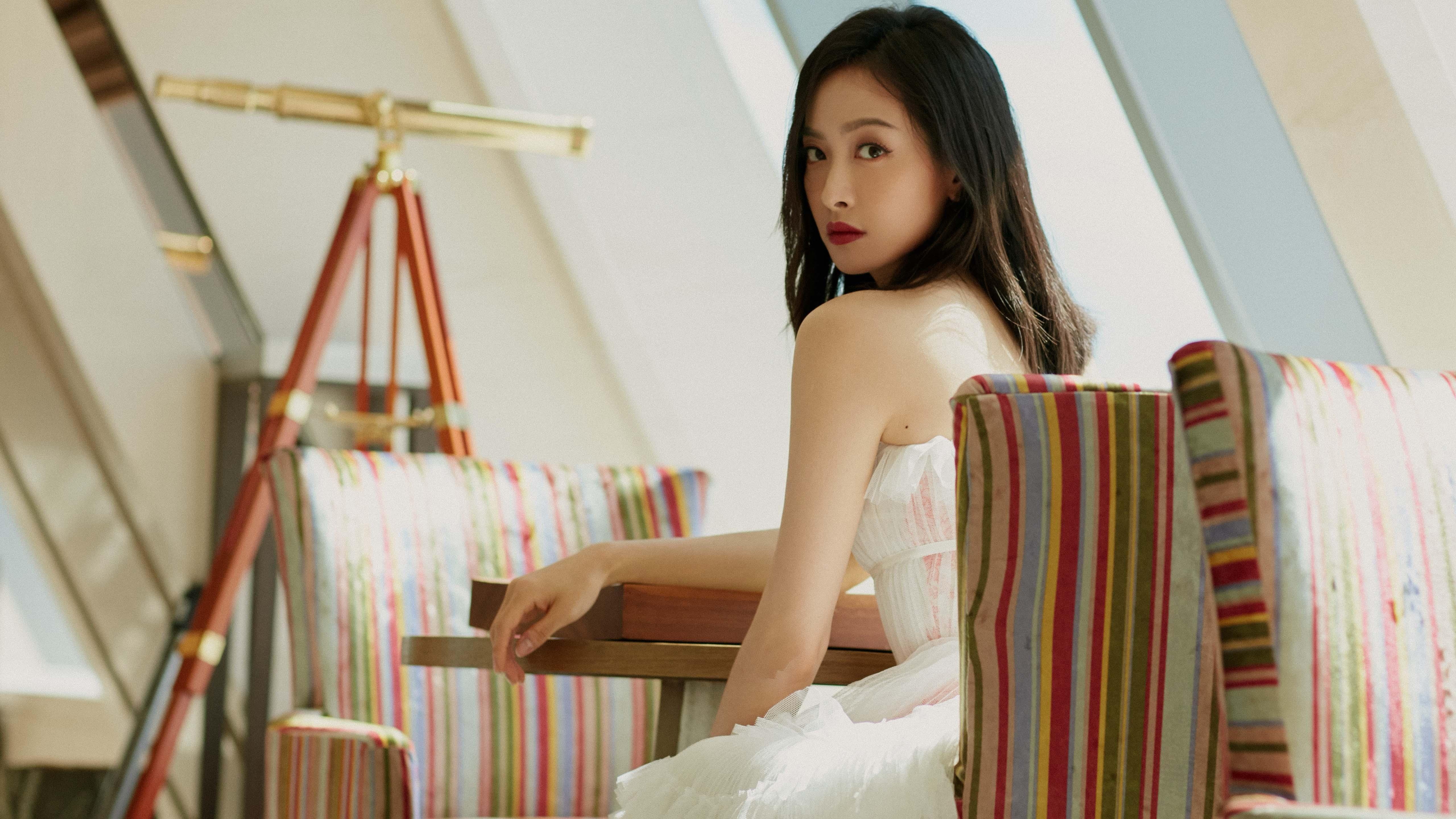 华体会体育-爆发的两重奏，贝林厄姆的一瞬与乌克兰的漫长终局  第1张